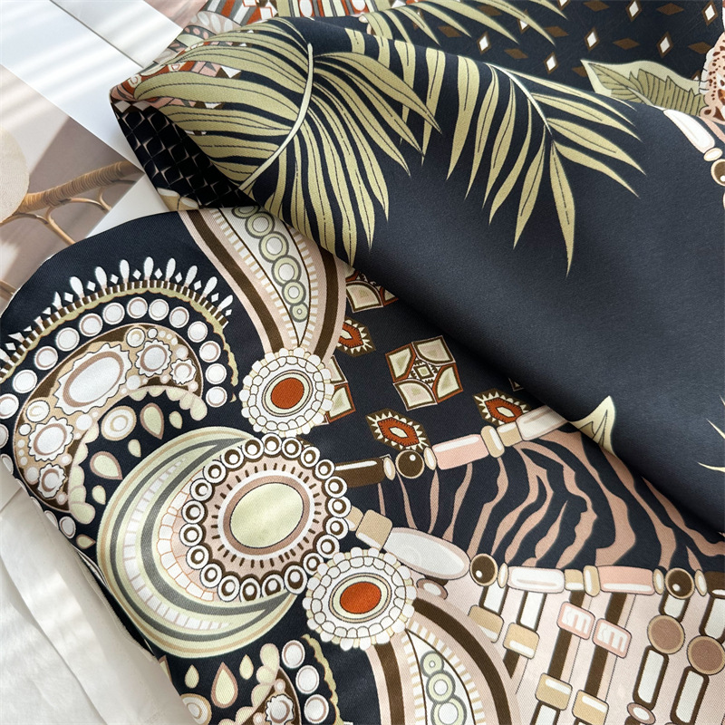 Саржевый шелковый шарф 90 см,  – обзор и цена Women Accessories Brands
